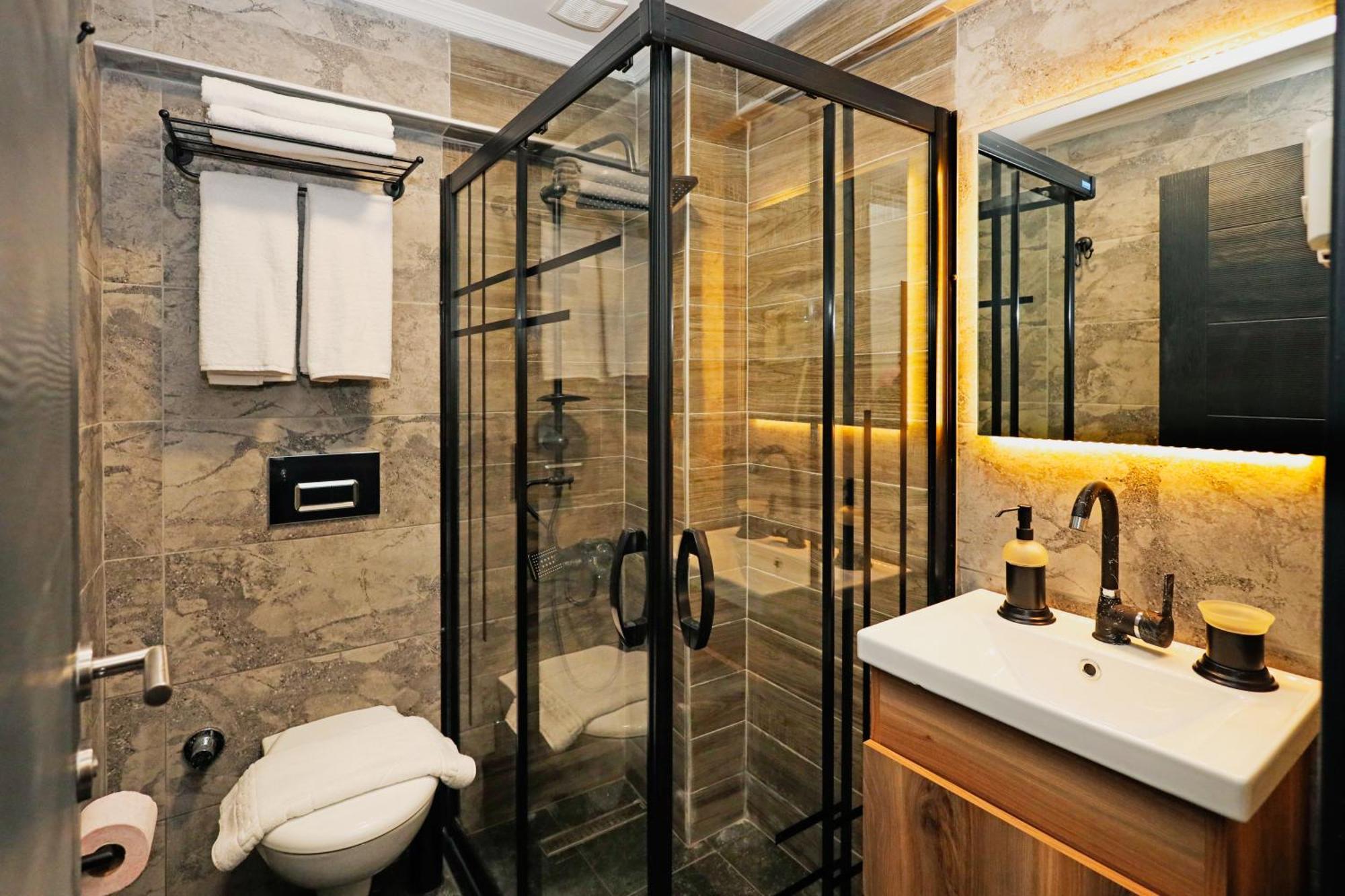 Galata Master Hotel Istanbul Bagian luar foto
