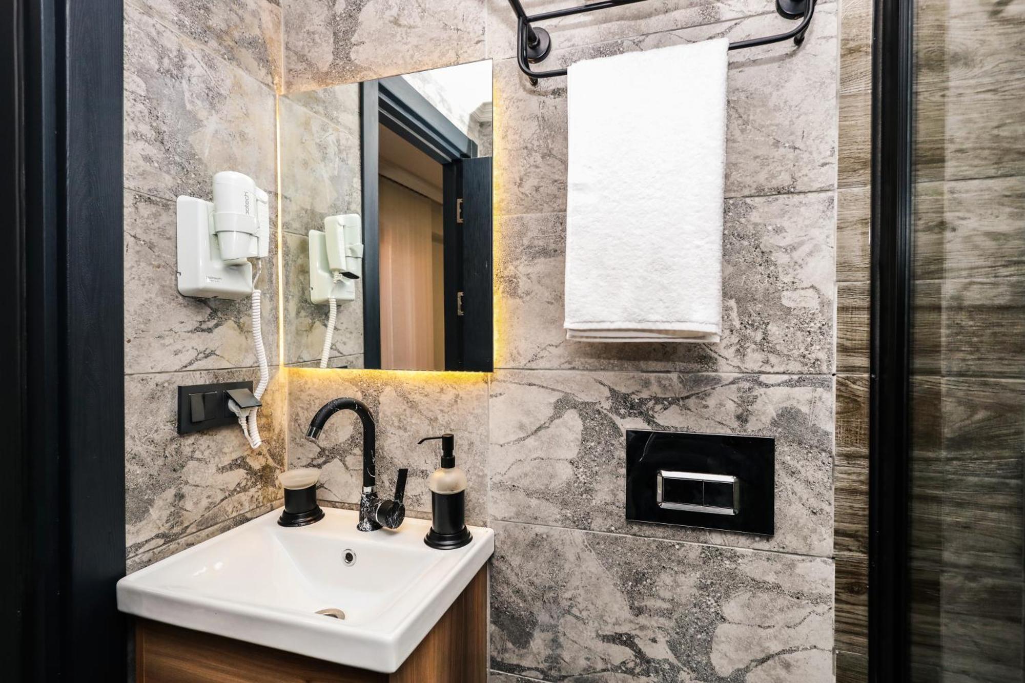 Galata Master Hotel Istanbul Bagian luar foto